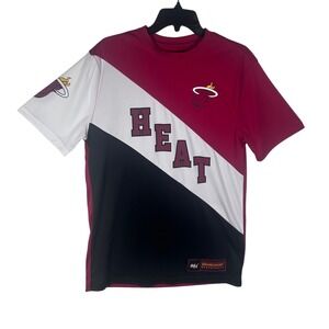 Miami Heat NBA Basketball Graphic T Shirt Men's Size Small Preowned